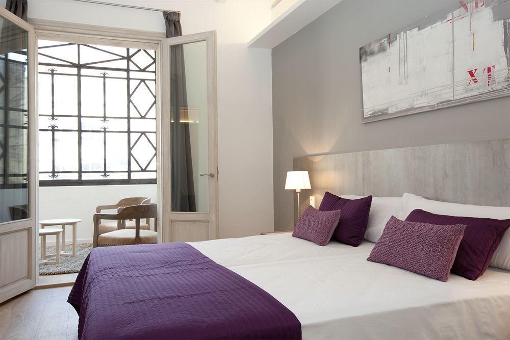Rent Top Apartments Near Plaza De Catalunya Barcelona Eksteriør billede