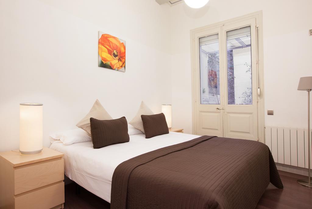 Rent Top Apartments Near Plaza De Catalunya Barcelona Eksteriør billede