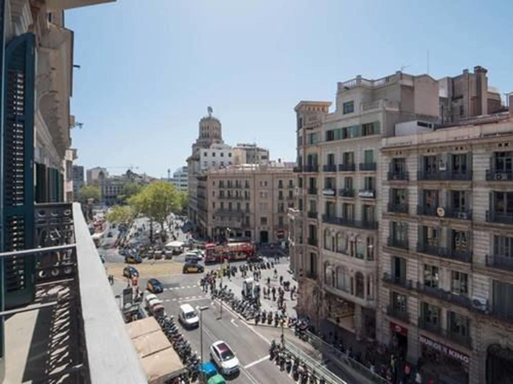 Rent Top Apartments Near Plaza De Catalunya Barcelona Eksteriør billede
