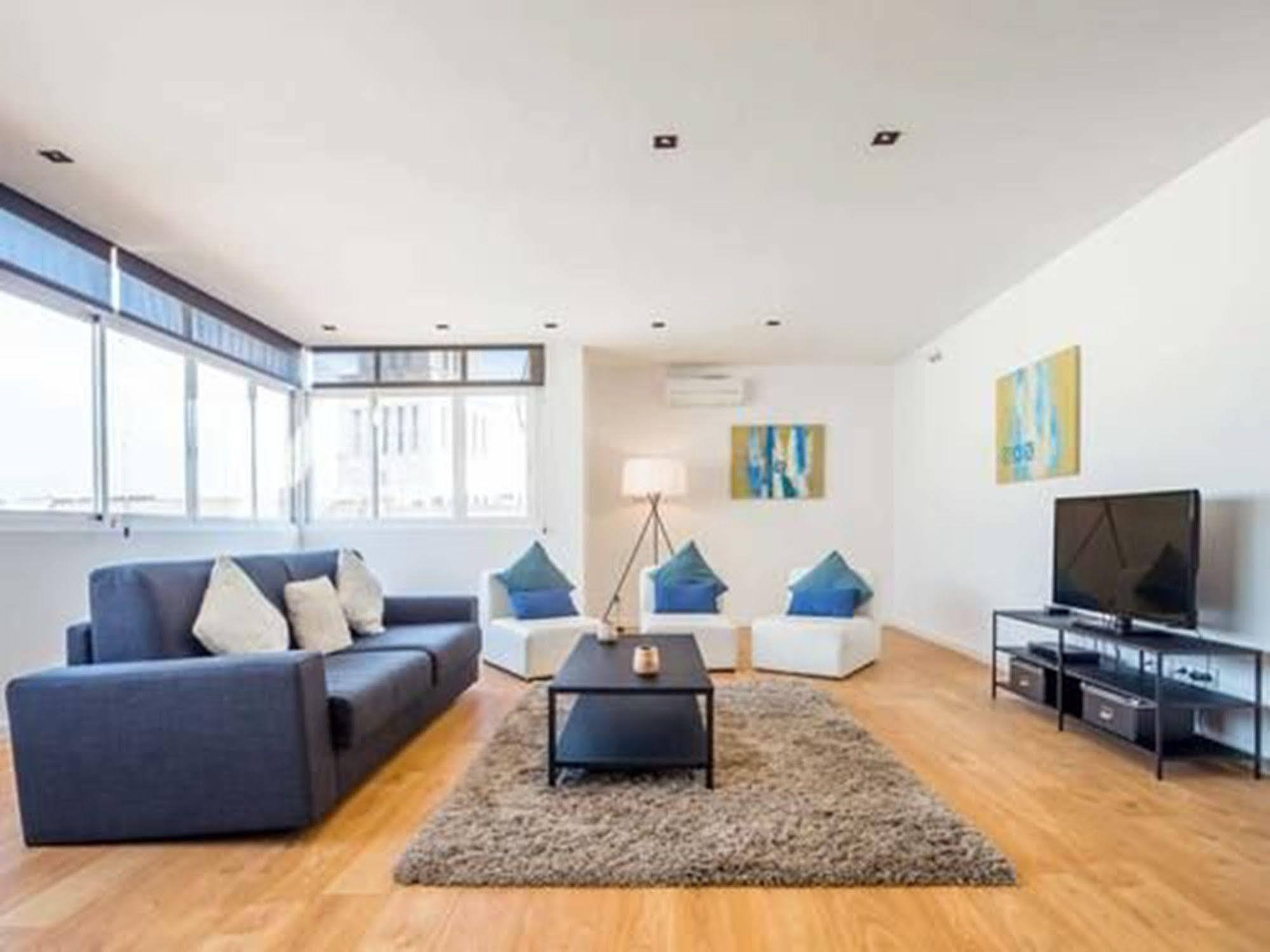 Rent Top Apartments Near Plaza De Catalunya Barcelona Eksteriør billede