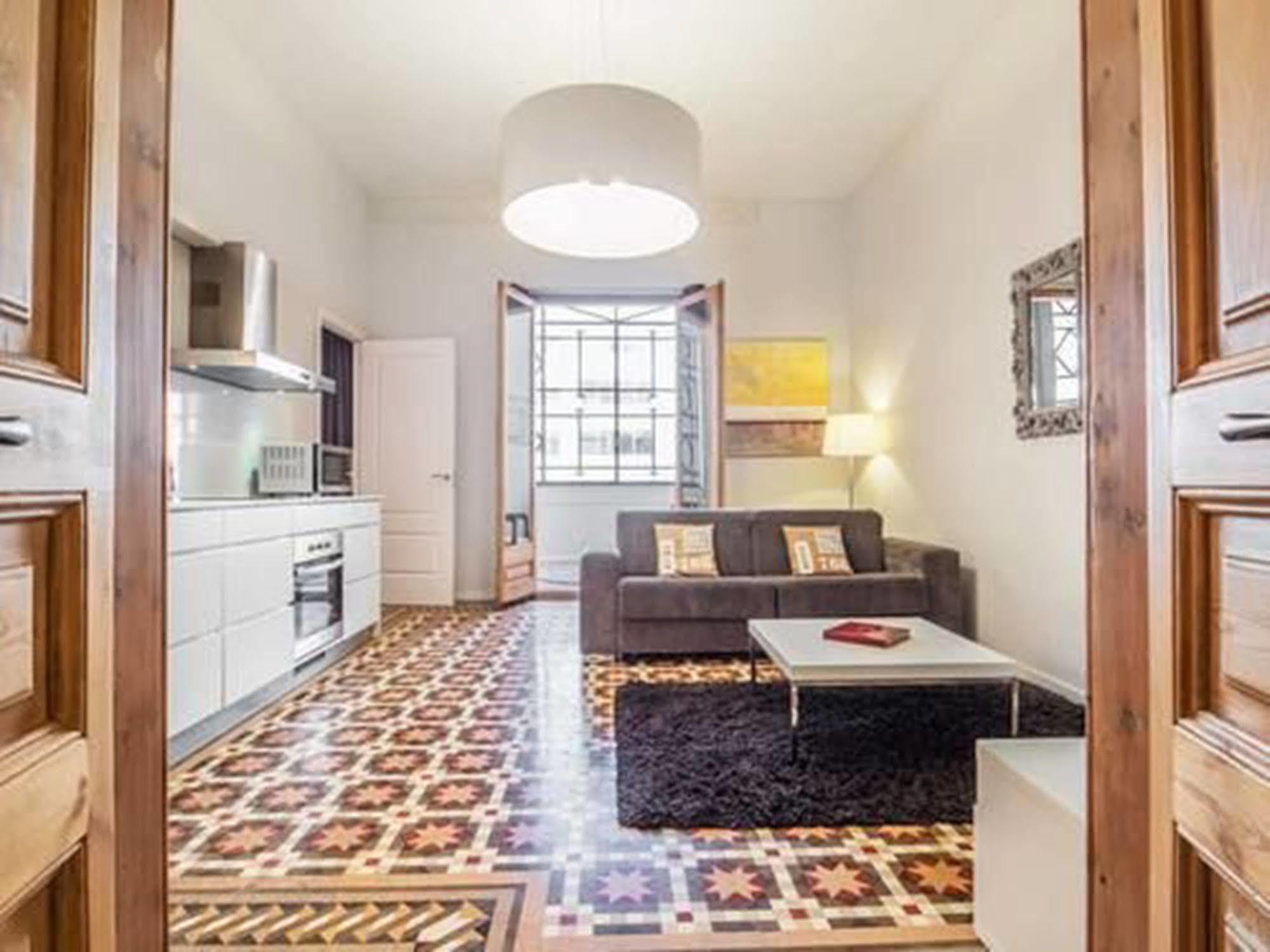 Rent Top Apartments Near Plaza De Catalunya Barcelona Eksteriør billede
