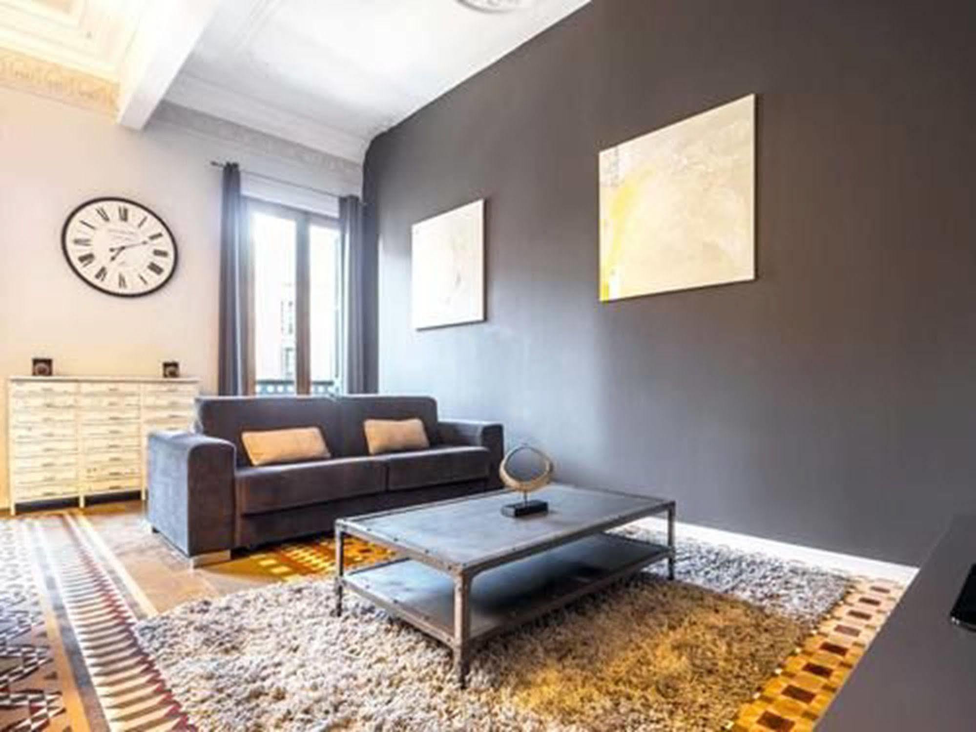Rent Top Apartments Near Plaza De Catalunya Barcelona Eksteriør billede