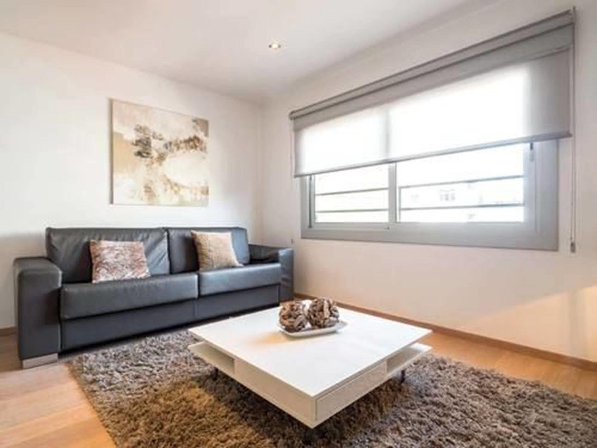 Rent Top Apartments Near Plaza De Catalunya Barcelona Eksteriør billede