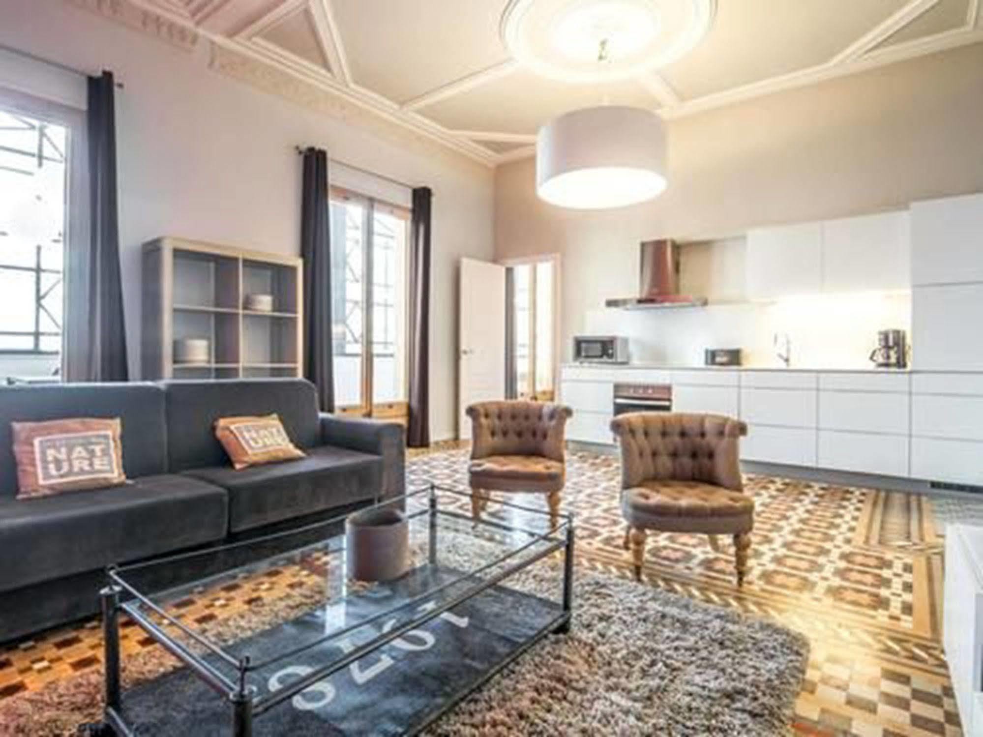 Rent Top Apartments Near Plaza De Catalunya Barcelona Eksteriør billede