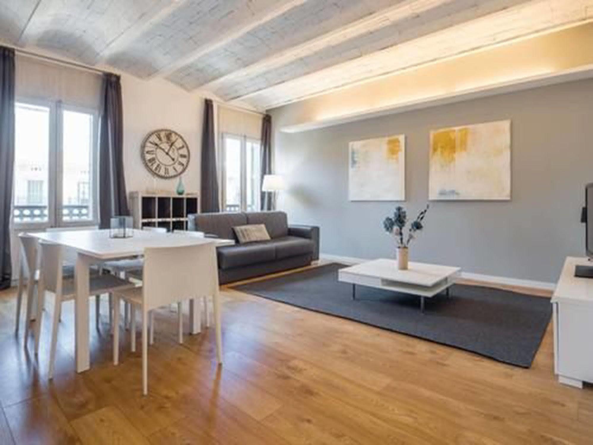 Rent Top Apartments Near Plaza De Catalunya Barcelona Eksteriør billede